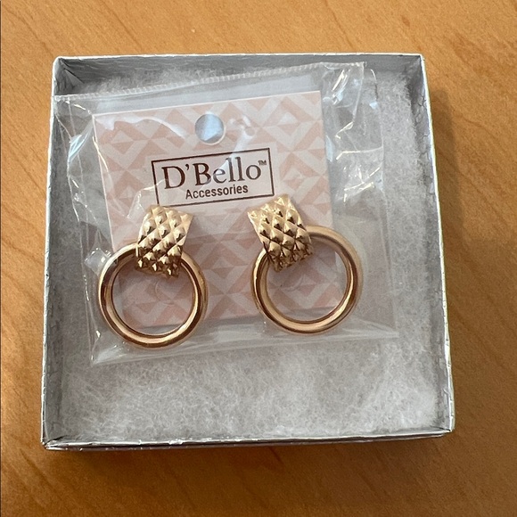 D’Bello Jewelry - NIB: Fashion Rosegold Hoop Posts